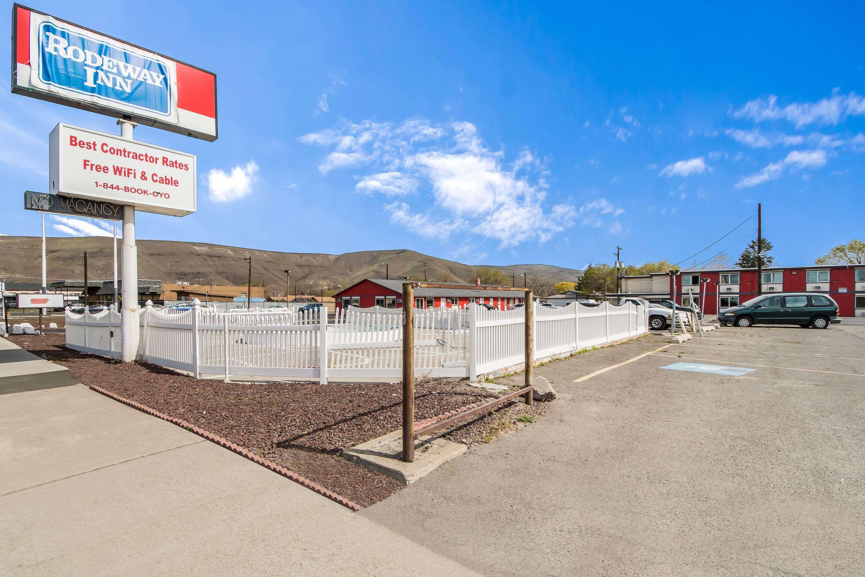 Rodeway Inn Yakima Exteriör bild